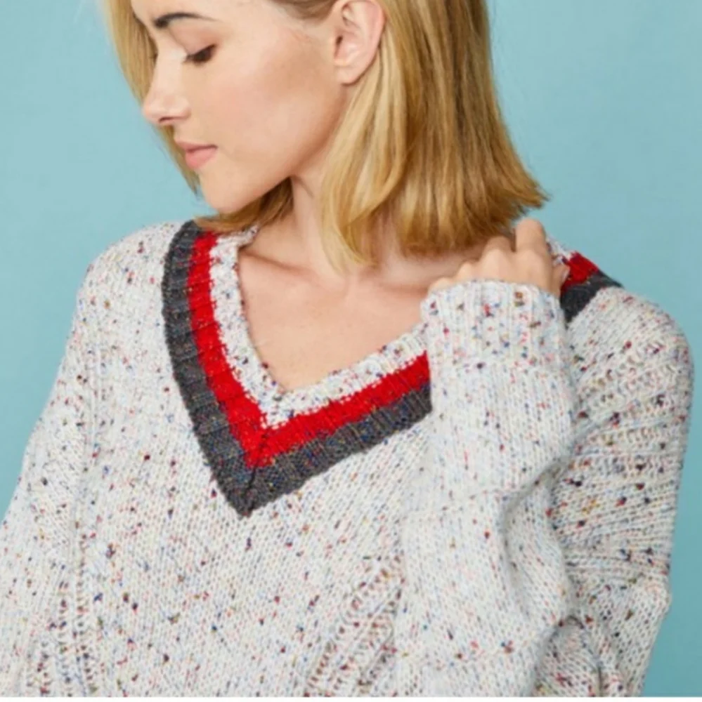 ๐ New oversized boutique confetti Ivory V neck sweater - Picture 9 of 17